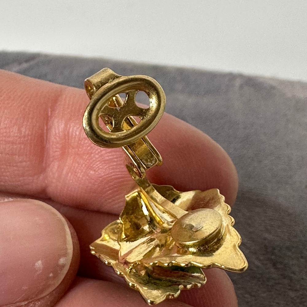 Vintage Giovanni Green Enamel Double Leaf Gold Tone Clip On Earrings Signed - Picture 9 of 15
